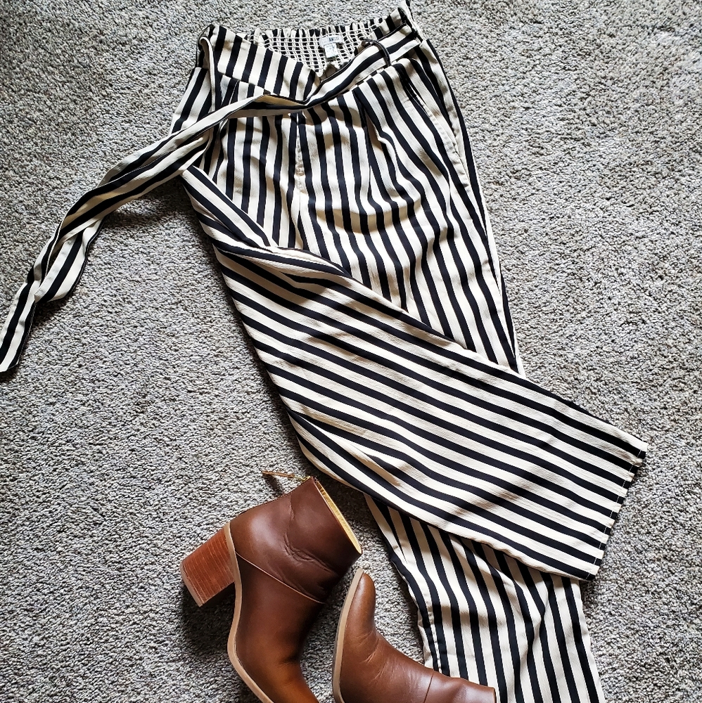Amuse Society Women's Striped Paperbag Pants / Small (Boots Sold Separately)